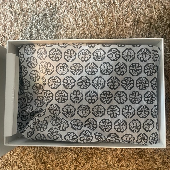 Alexander McQueen Sneakers - Picture 2 of 6